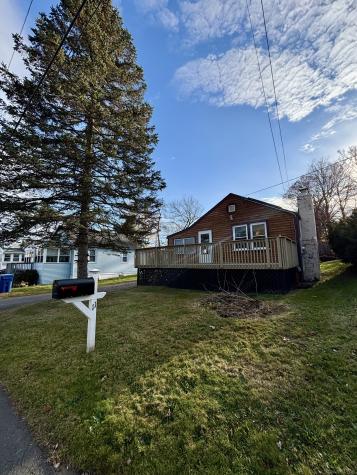 11 West Street East Hampton CT 06424