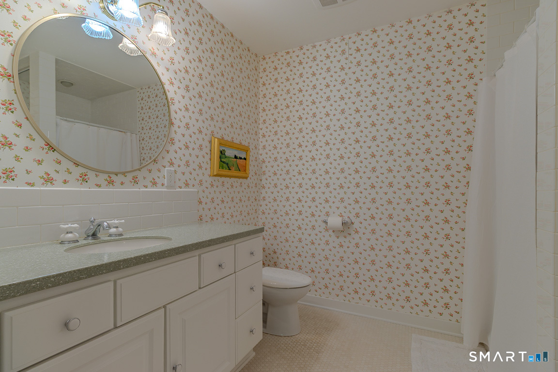 428 Simsbury Road Bloomfield CT 06002