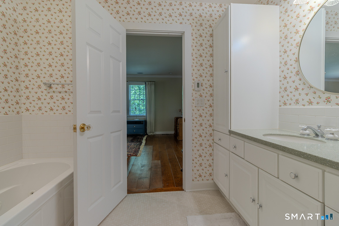 428 Simsbury Road Bloomfield CT 06002