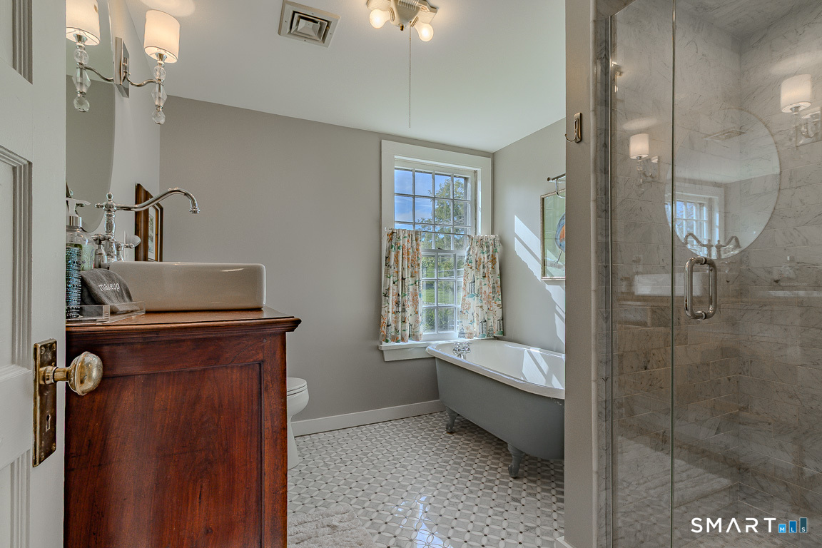 428 Simsbury Road Bloomfield CT 06002