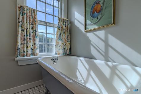 428 Simsbury Road Bloomfield CT 06002