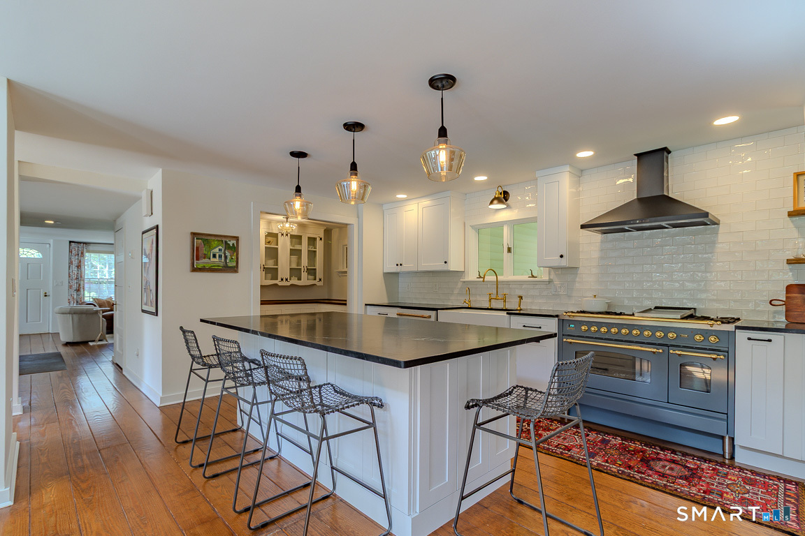 428 Simsbury Road Bloomfield CT 06002