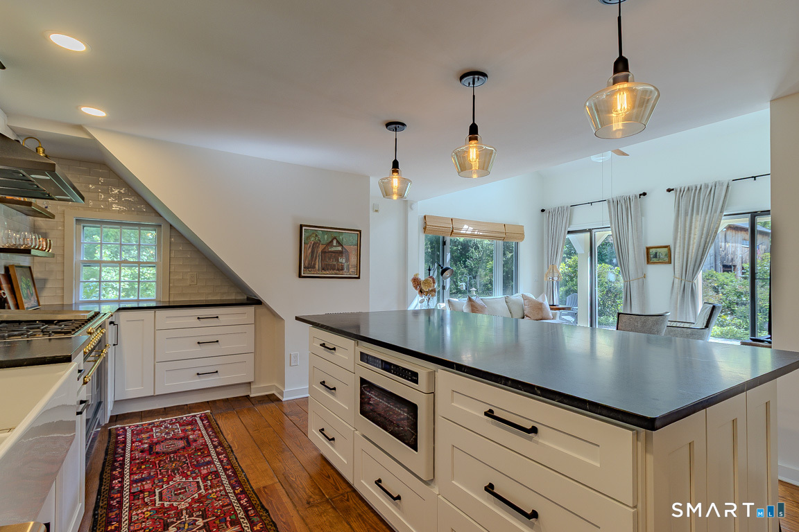 428 Simsbury Road Bloomfield CT 06002