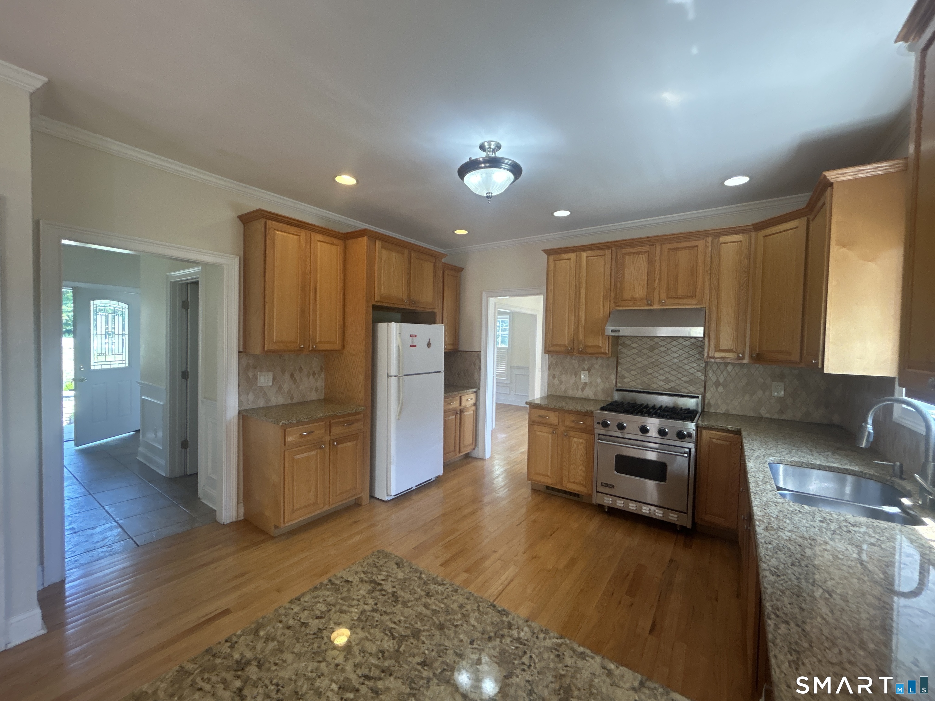 15 Tavern Rock Road Stratford CT 06614