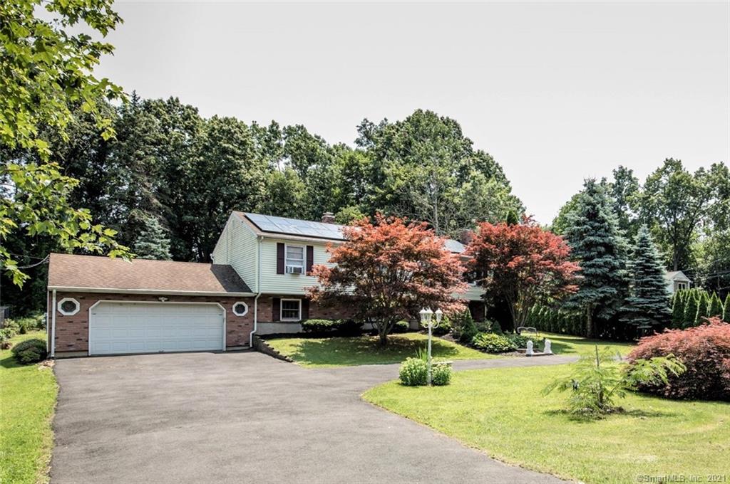17 Weathers Road North Haven CT 06473