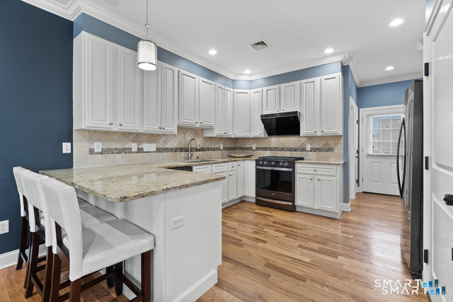 130 Brentwood Avenue Fairfield CT 06825