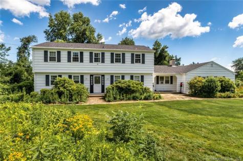 2 Newfield Lane Newtown CT 06470