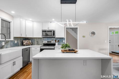 261 Simsbury Road West Hartford CT 06117