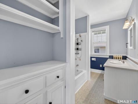 43 Hedge Avenue Norwich CT 06360