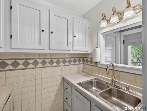 43 Hedge Avenue Norwich CT 06360