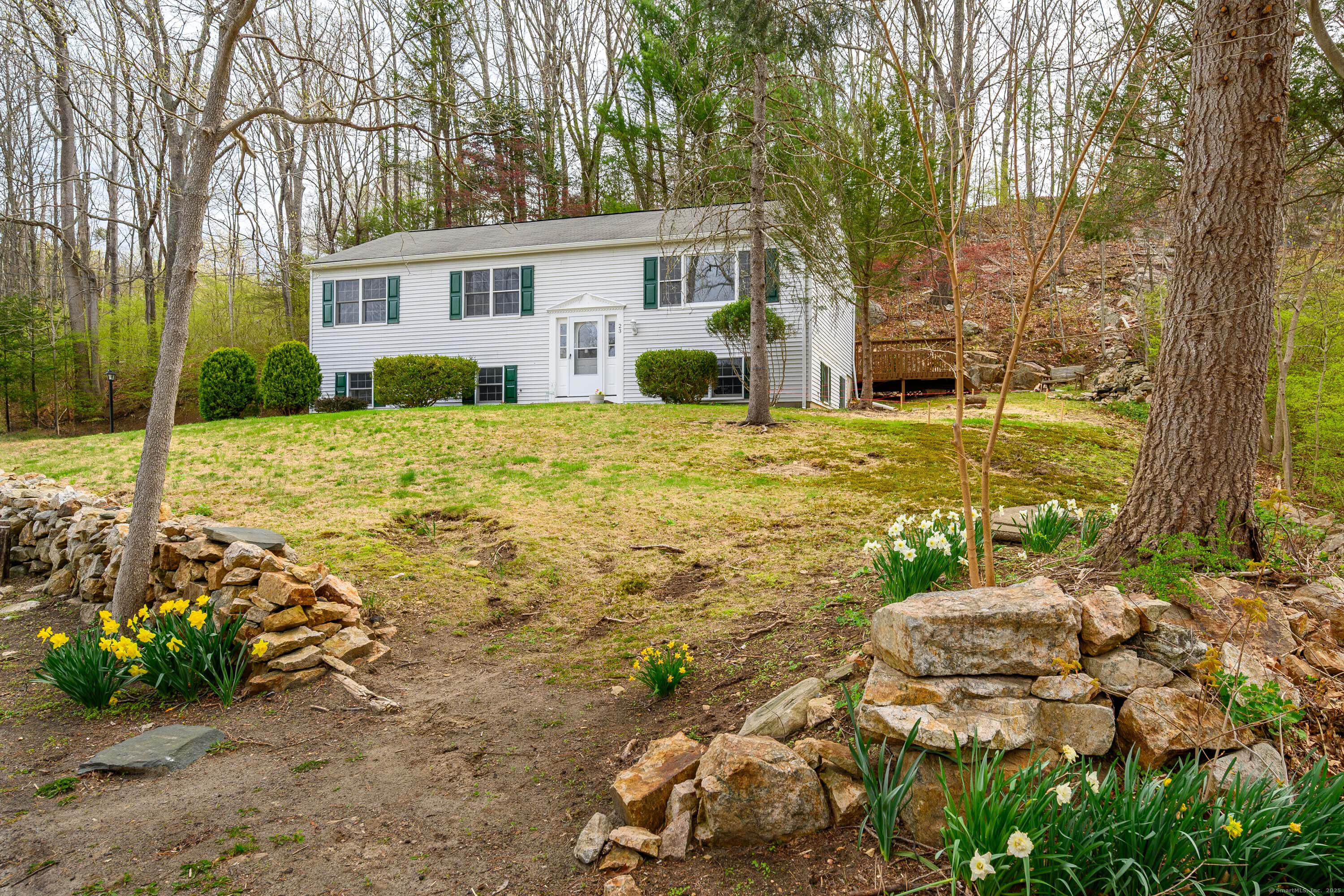 23 Oak Grove Road Brookfield CT 06804