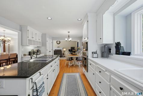 31 Bayberry Lane New Milford CT 06776
