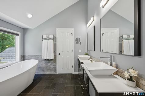 31 Bayberry Lane New Milford CT 06776