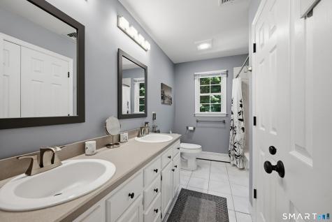 31 Bayberry Lane New Milford CT 06776