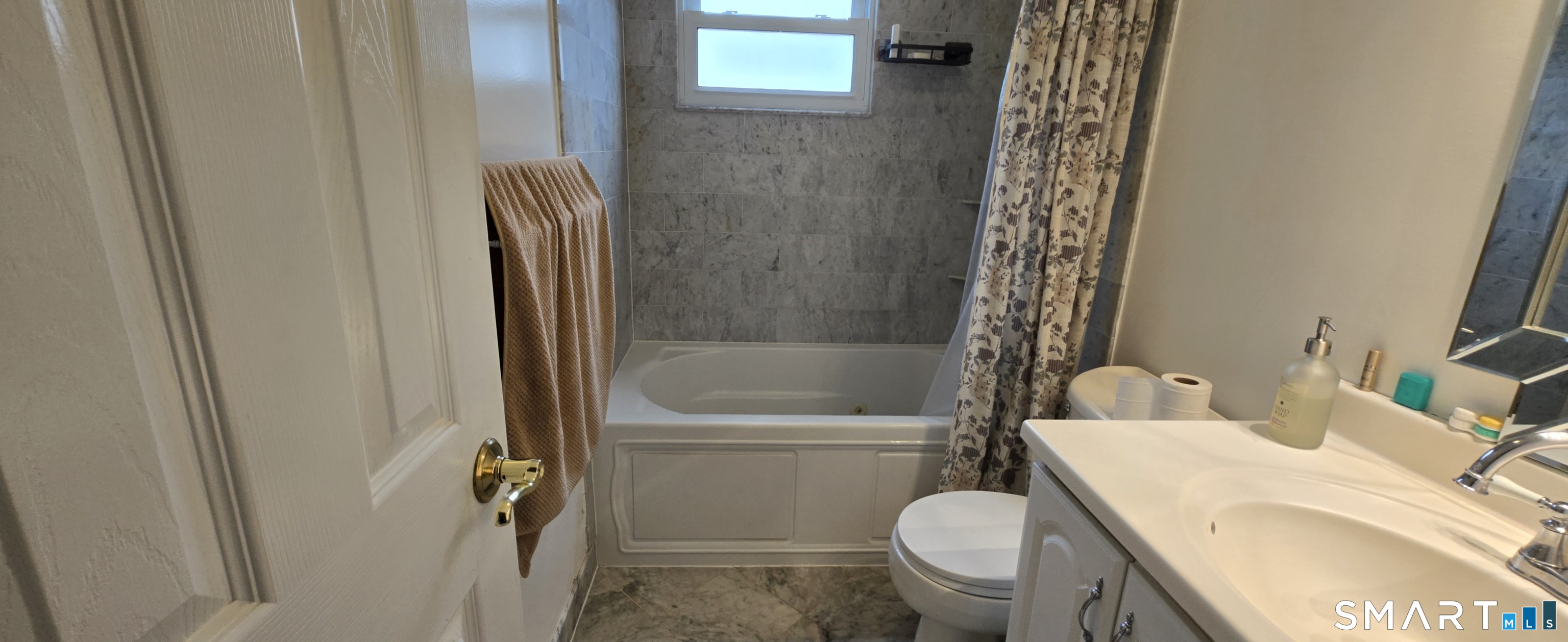 13 Berkshire Circle Ansonia CT 06401