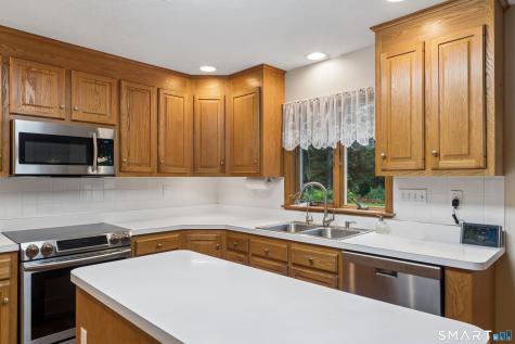 1094 Pleasant Street Southington CT 06489