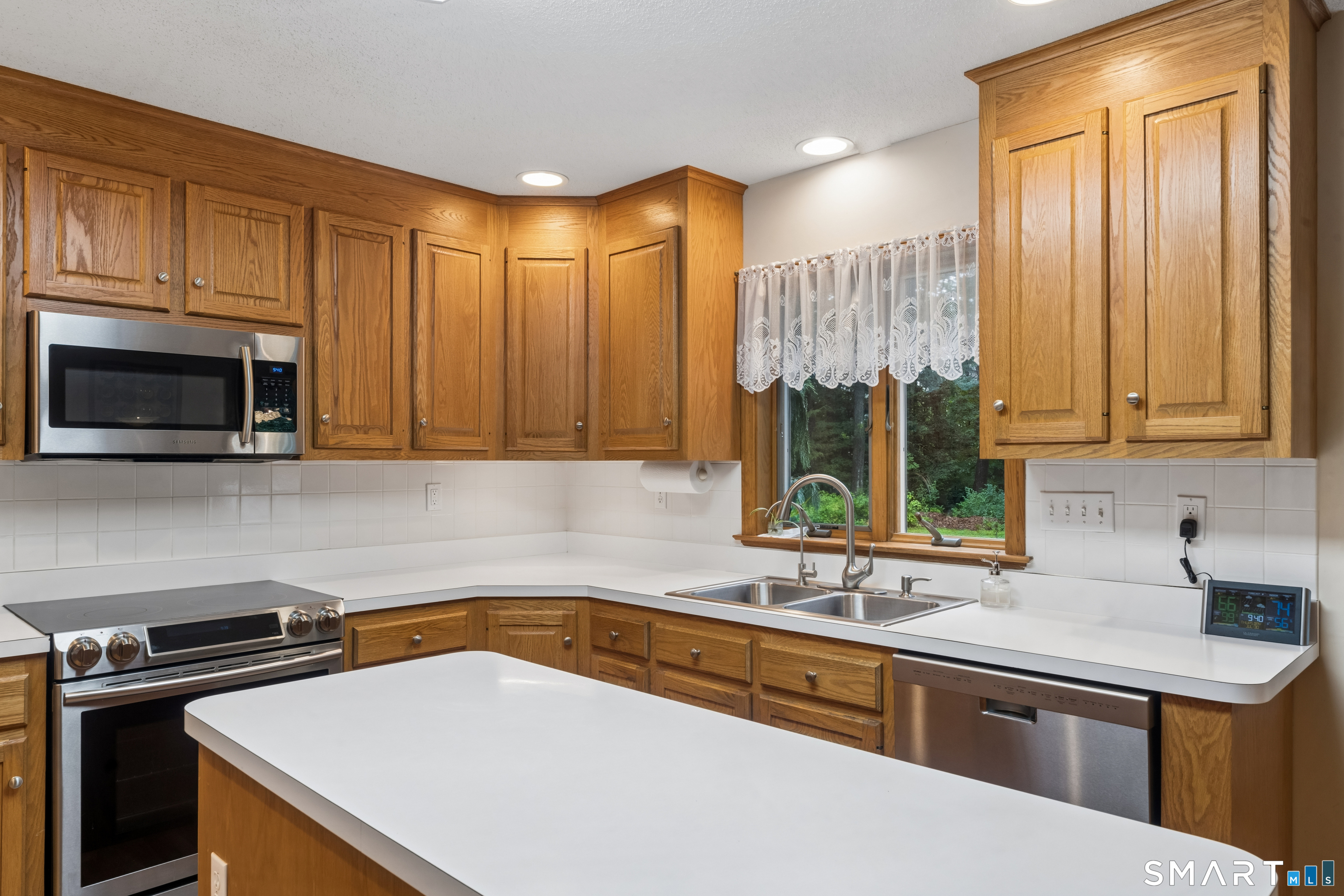 1094 Pleasant Street Southington CT 06489