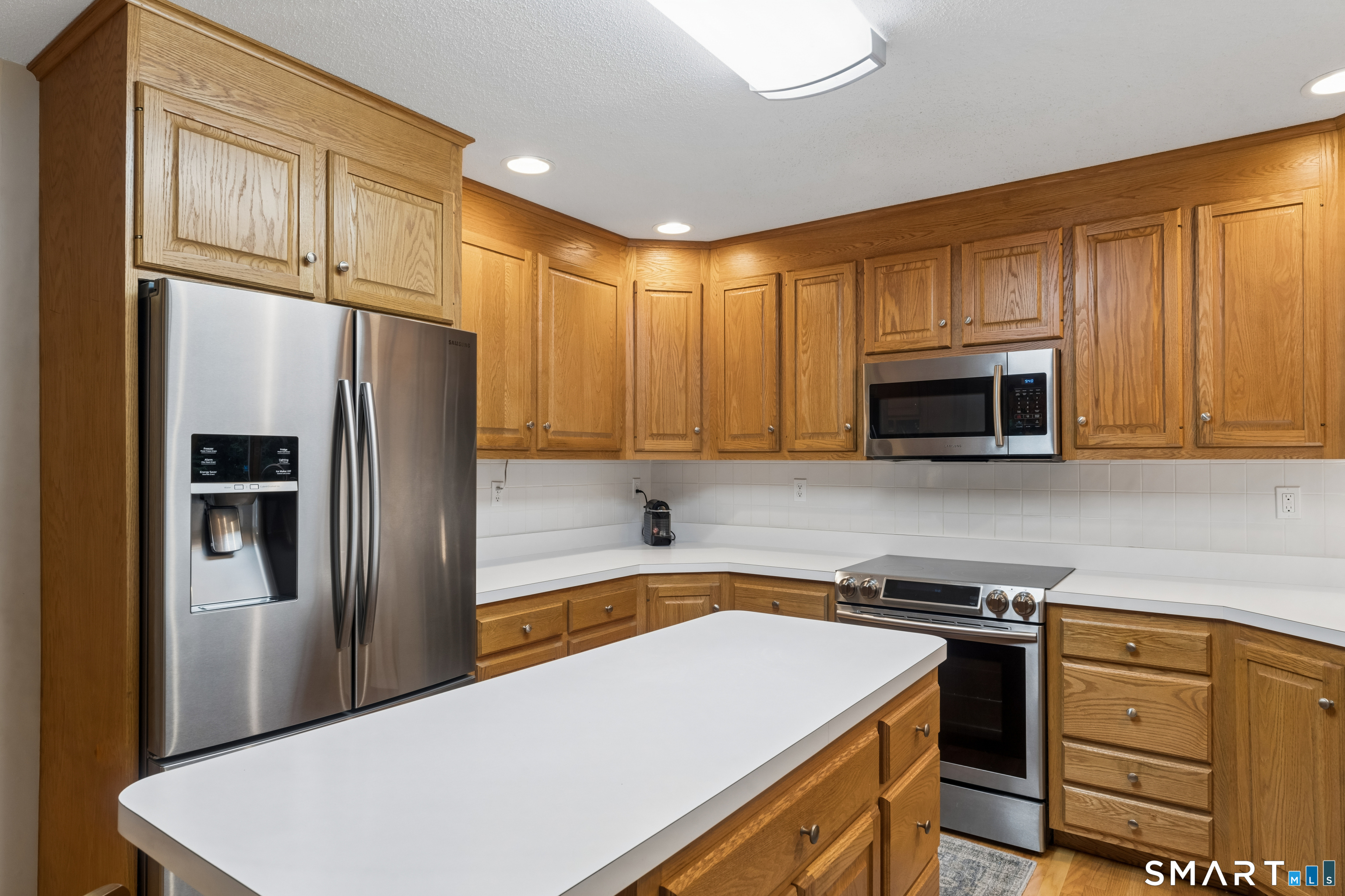 1094 Pleasant Street Southington CT 06489