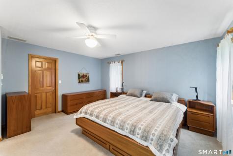 1094 Pleasant Street Southington CT 06489