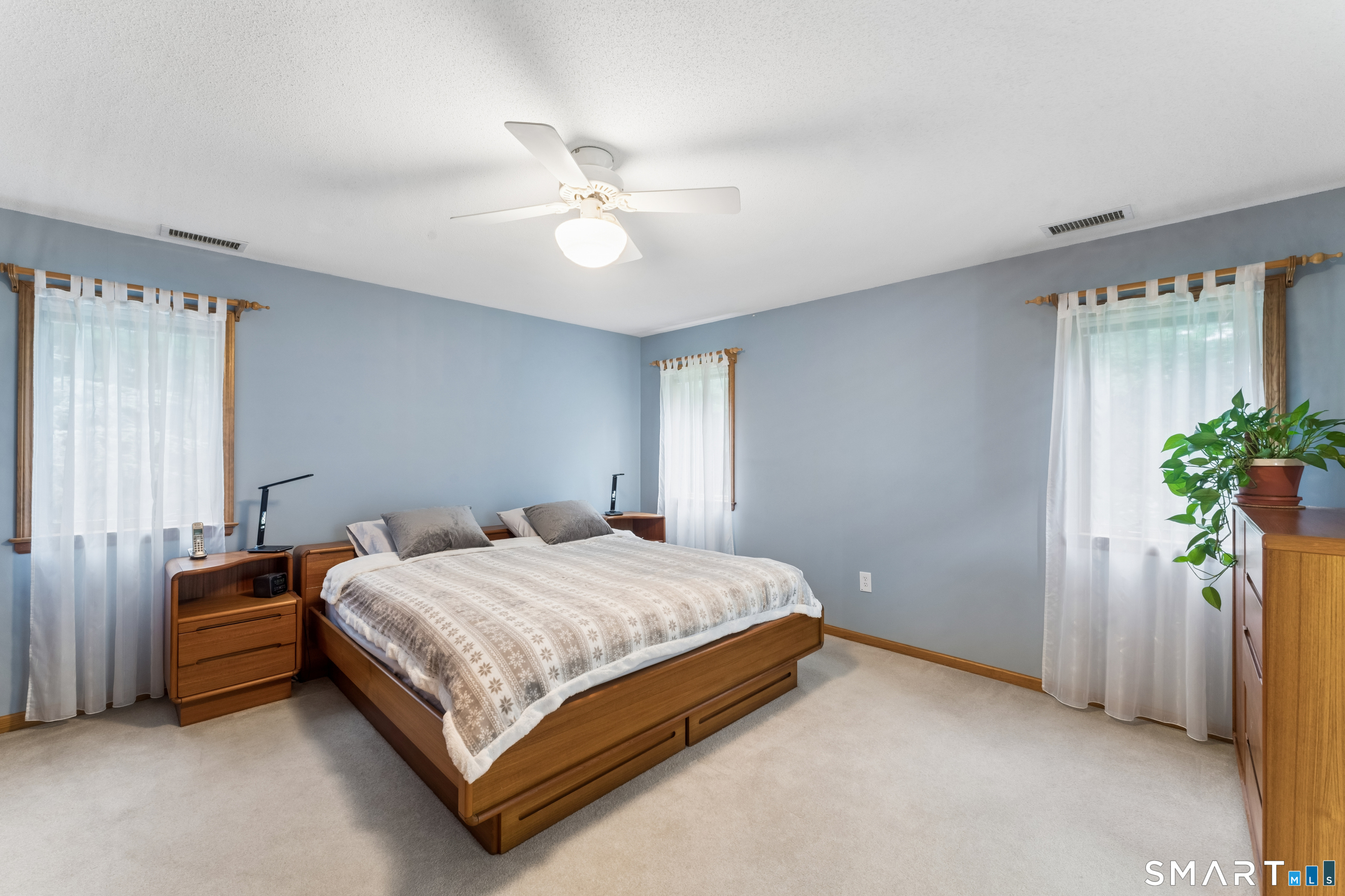 1094 Pleasant Street Southington CT 06489