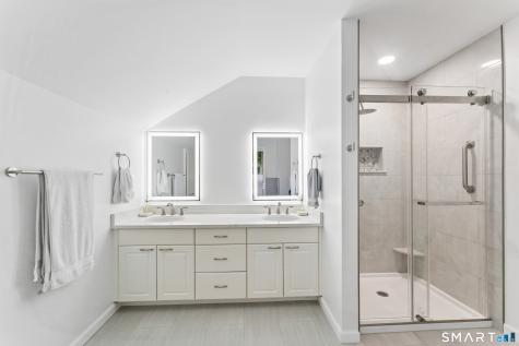 1094 Pleasant Street Southington CT 06489