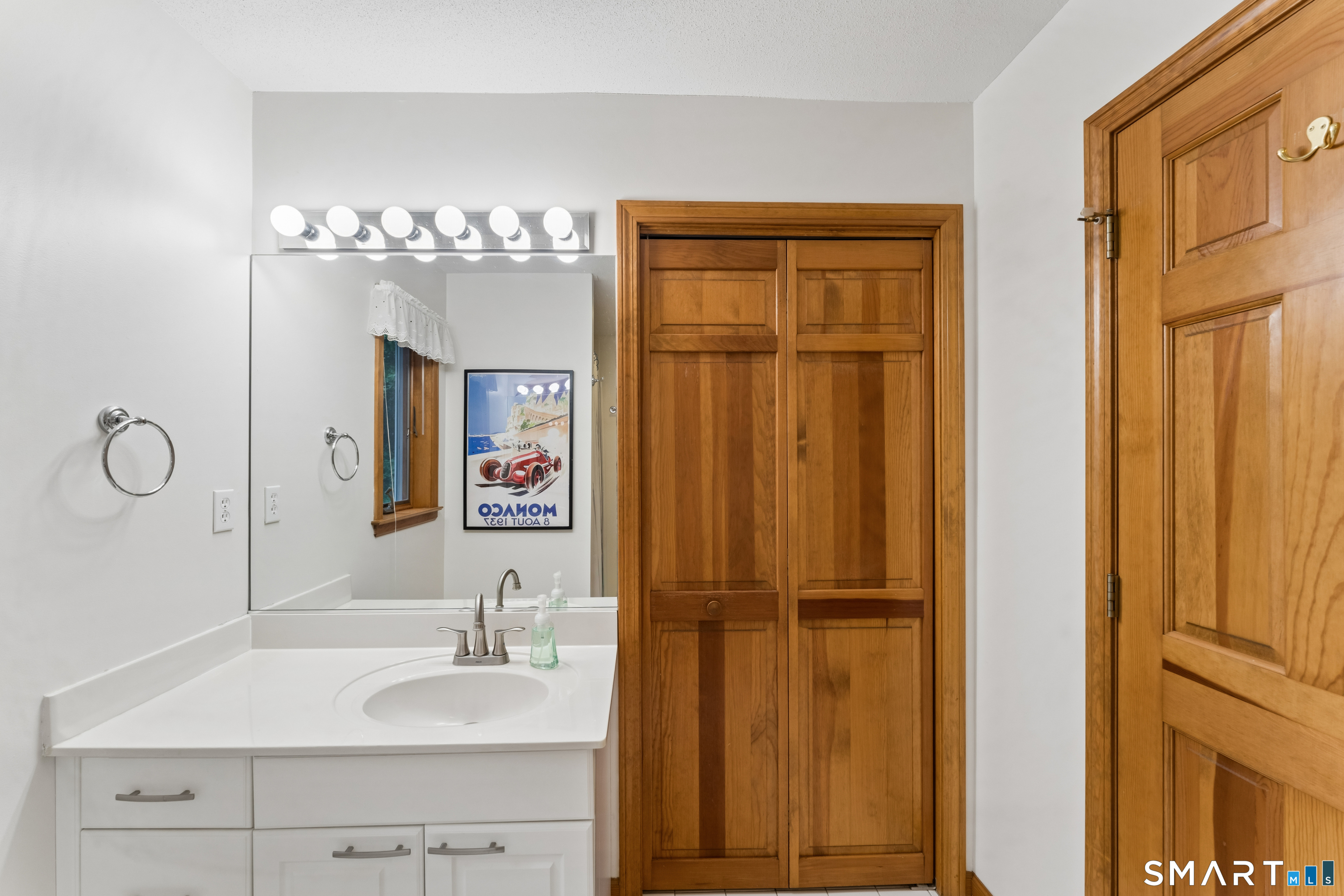 1094 Pleasant Street Southington CT 06489
