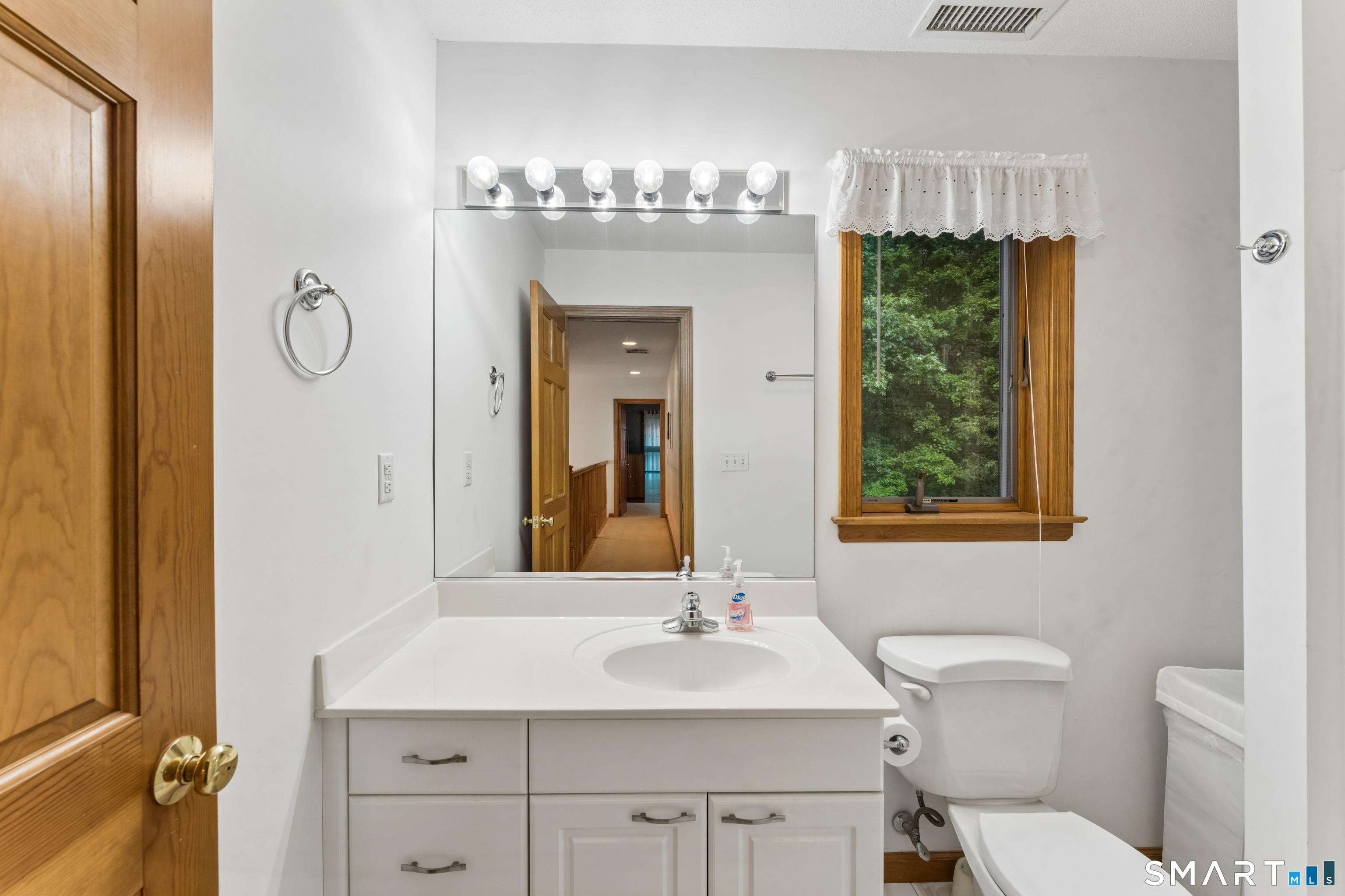 1094 Pleasant Street Southington CT 06489