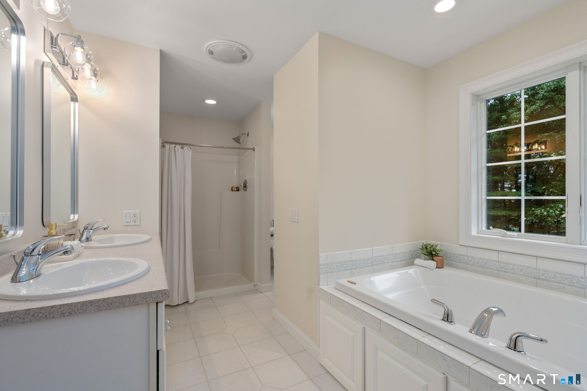 37 Hawks Landing Hebron CT 06231