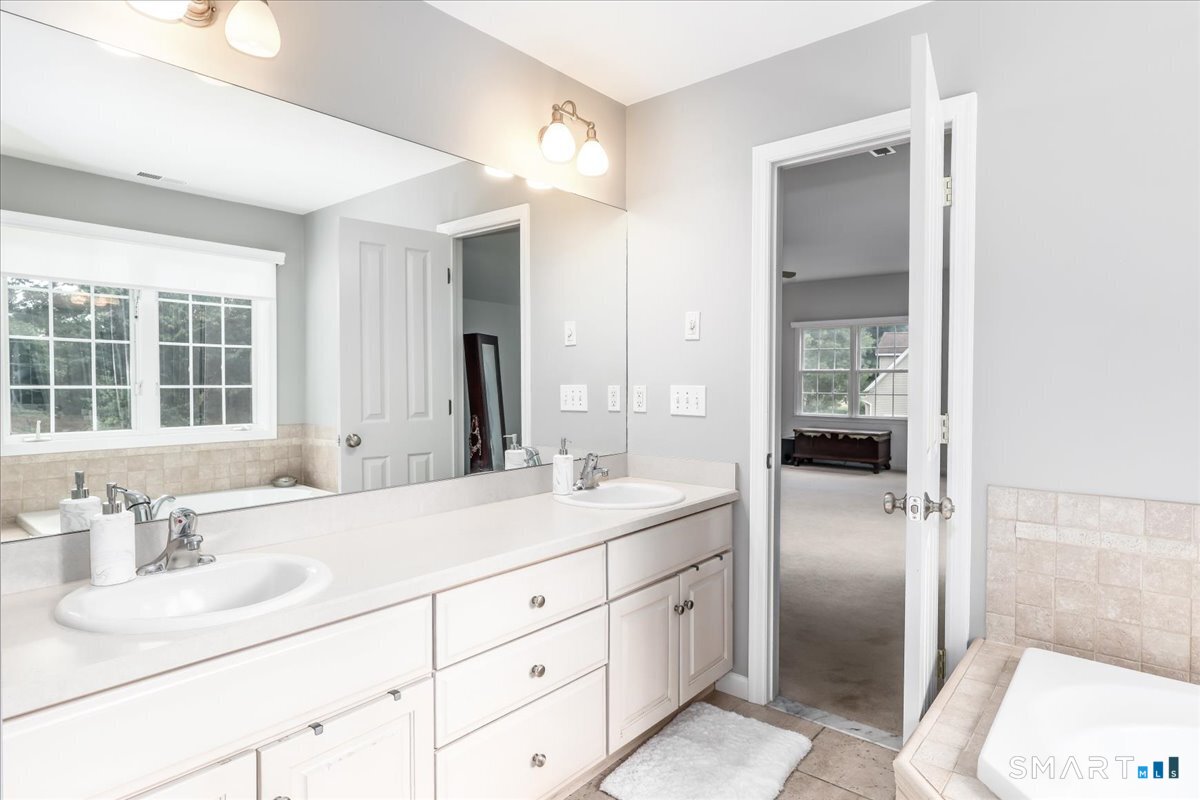 23 Meredith Lane New Milford CT 06776