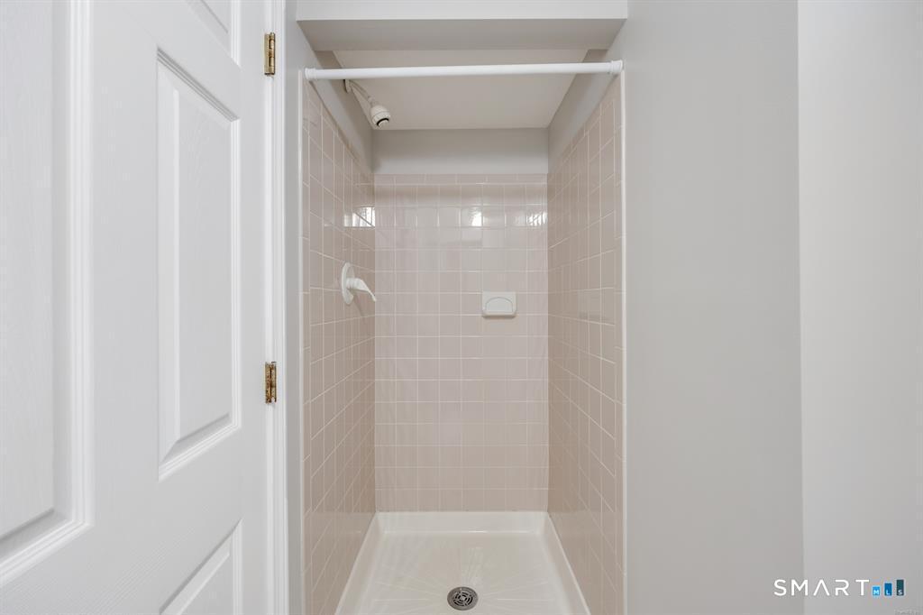 32 Kaynor Drive Waterbury CT 06708