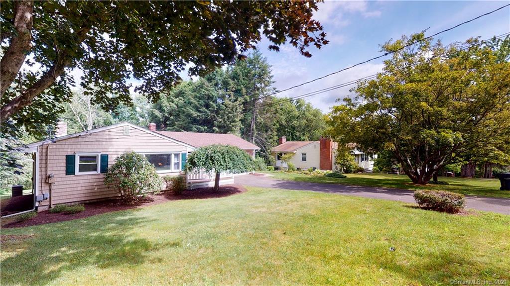 18 Greenbriar Lane Newtown CT 06470