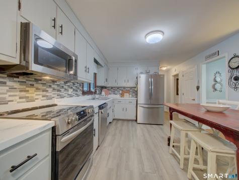24 Queen Eleanor Drive Ledyard CT 06335
