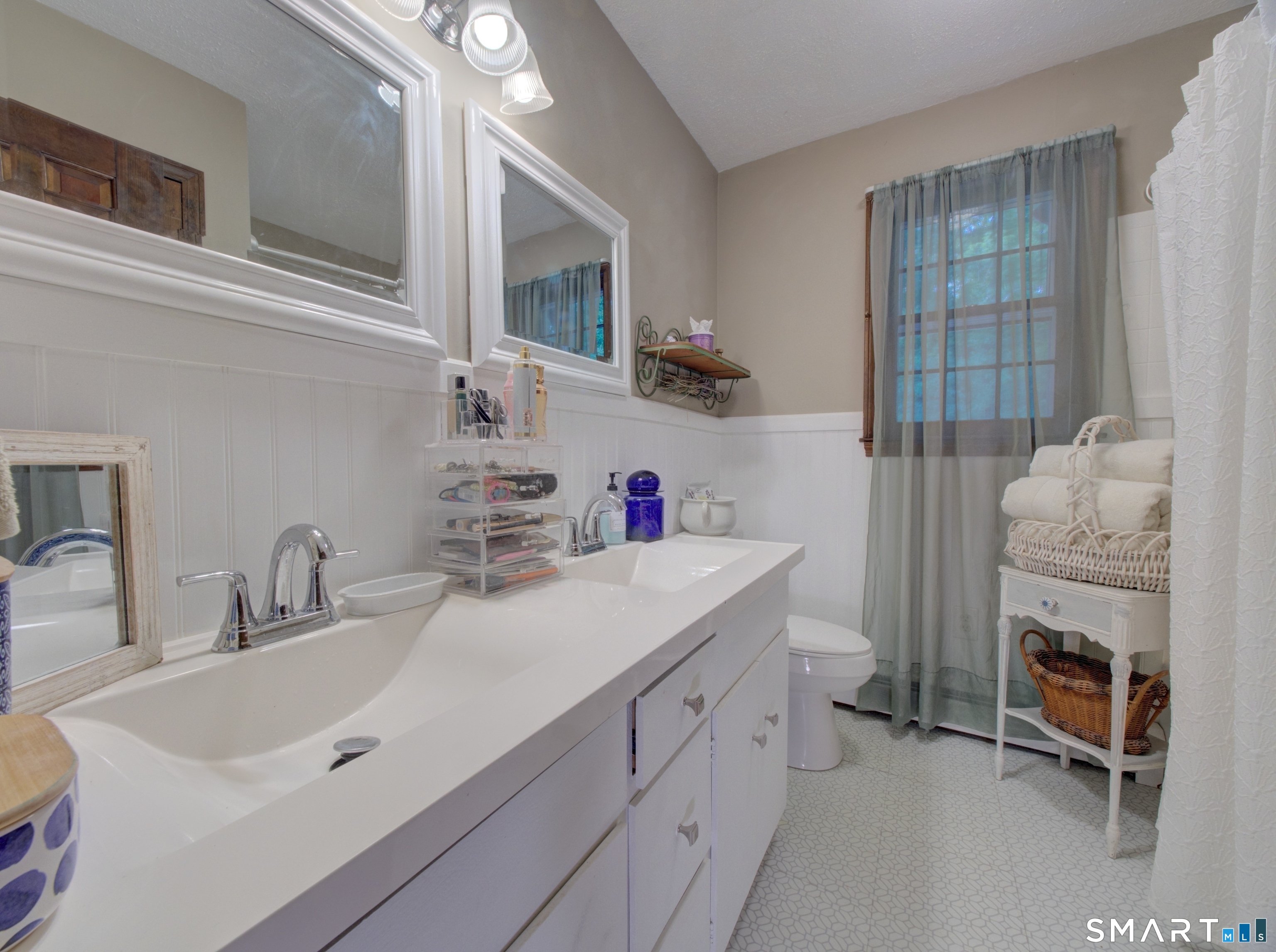 24 Queen Eleanor Drive Ledyard CT 06335