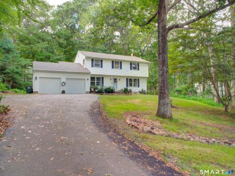 24 Queen Eleanor Drive Ledyard CT 06335