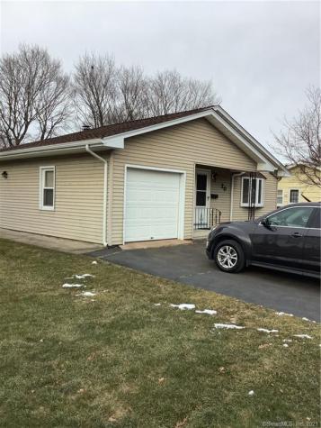 20 Village Circle Hamden CT 06514