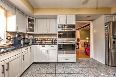 39 Visconti Drive Naugatuck CT 06770