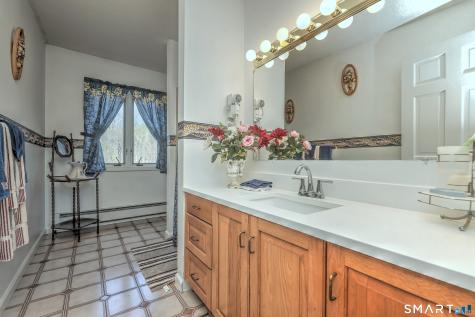 39 Visconti Drive Naugatuck CT 06770
