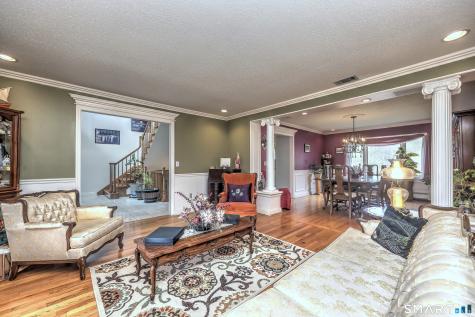 39 Visconti Drive Naugatuck CT 06770