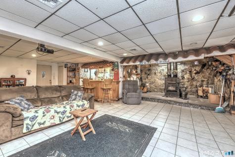39 Visconti Drive Naugatuck CT 06770