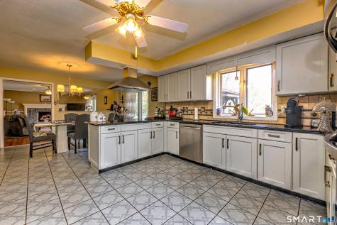 39 Visconti Drive Naugatuck CT 06770