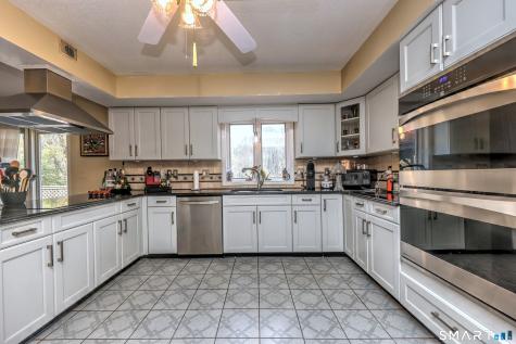 39 Visconti Drive Naugatuck CT 06770