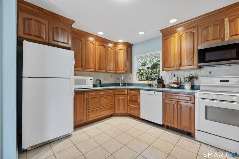 68 Pleasant Drive Cheshire CT 06410