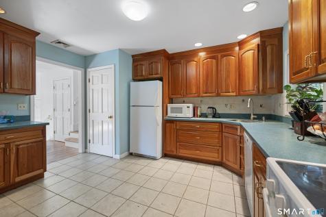 68 Pleasant Drive Cheshire CT 06410