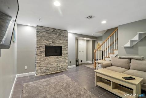 20 Center Street Windsor CT 06095
