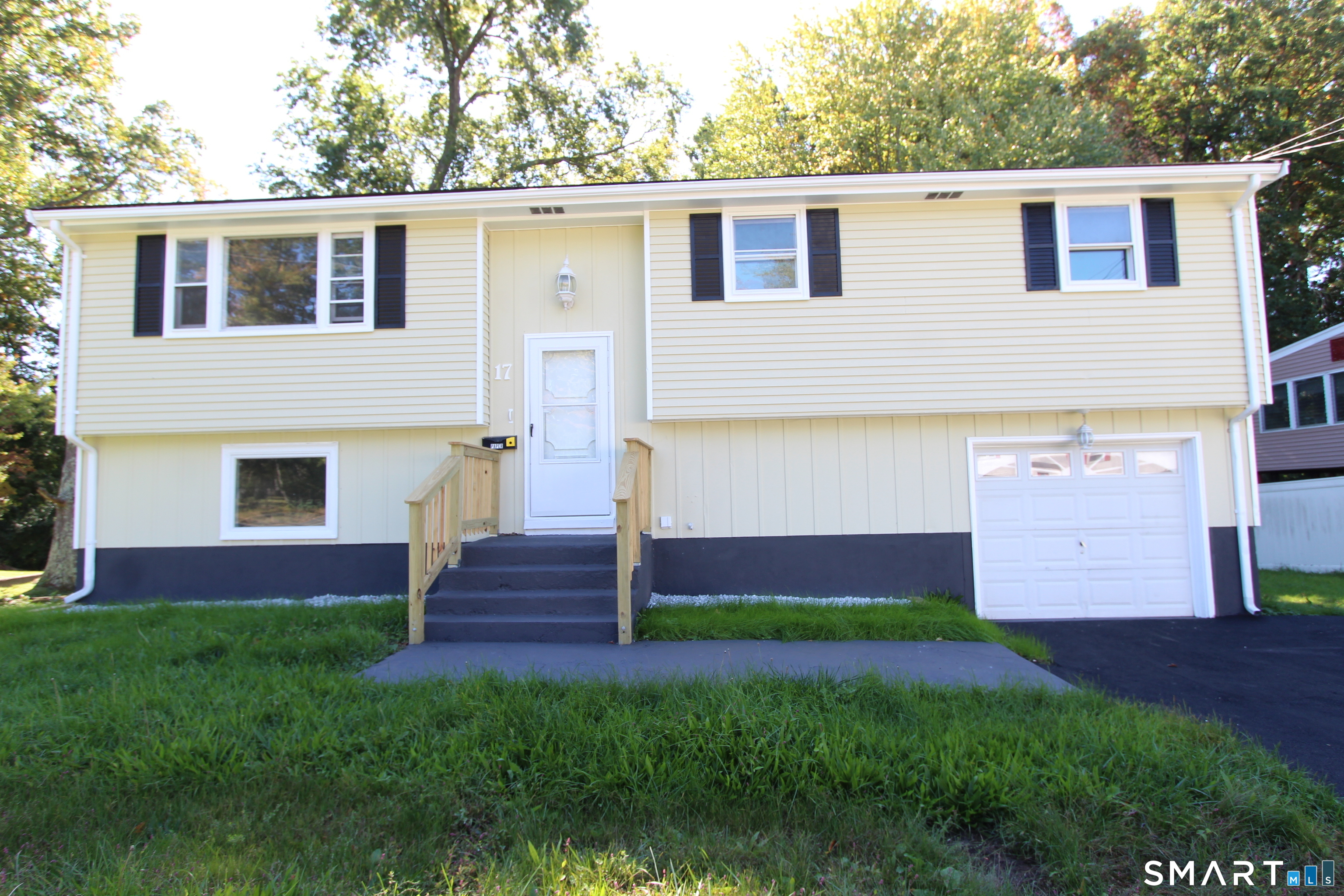 17 Forest Lane Bloomfield CT 06002