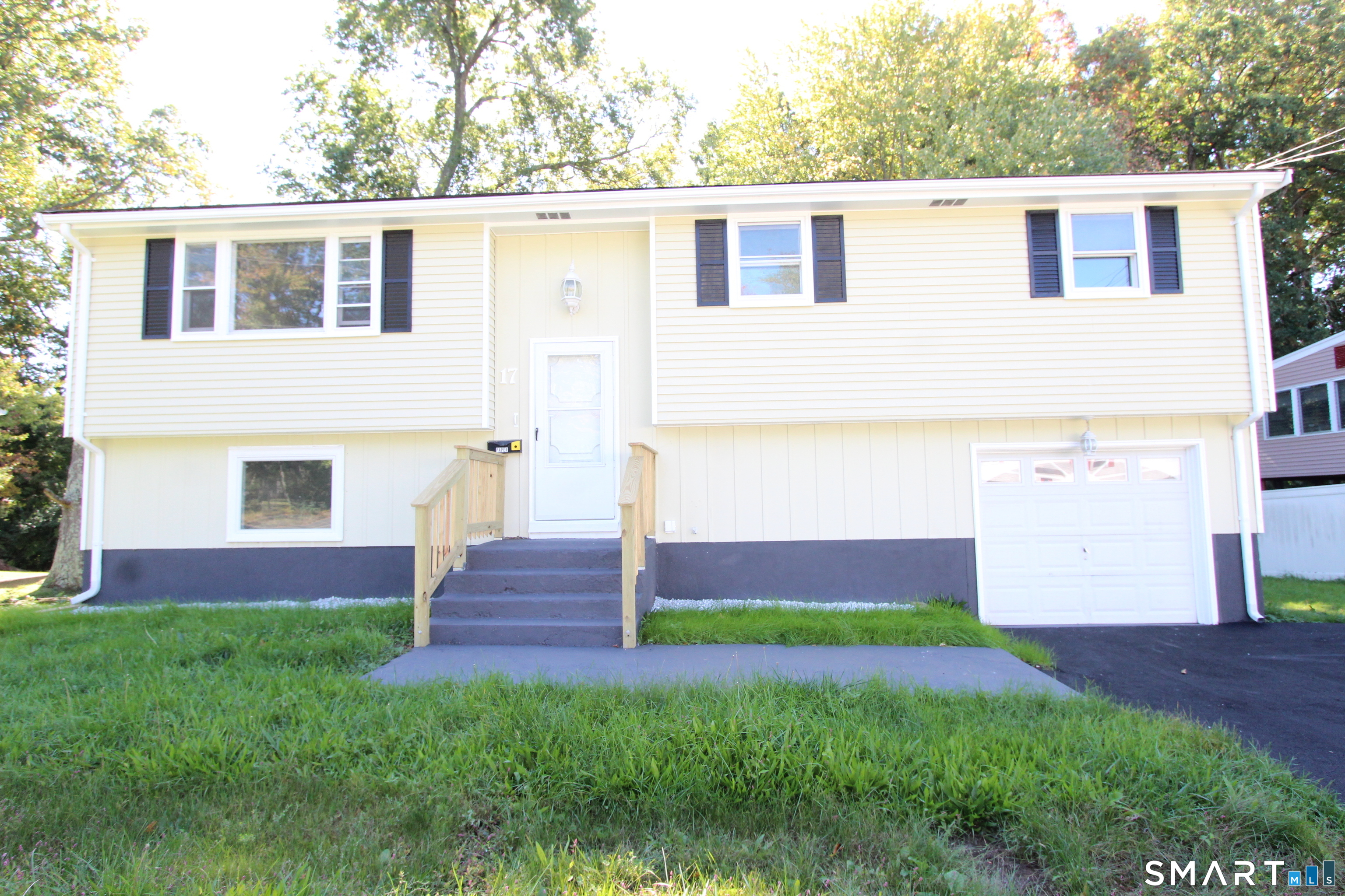 17 Forest Lane Bloomfield CT 06002