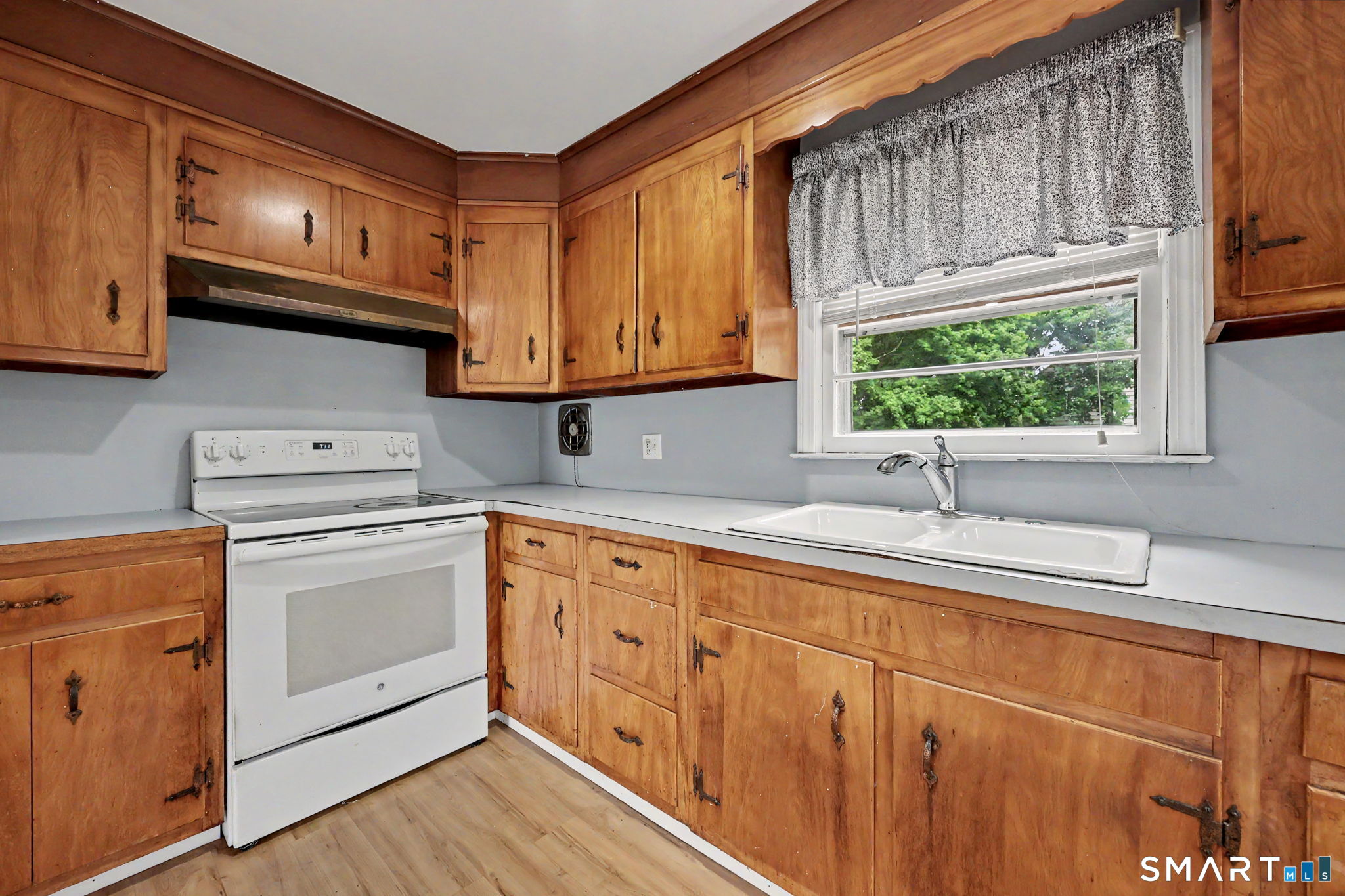 884 Wood Avenue Bridgeport CT 06604