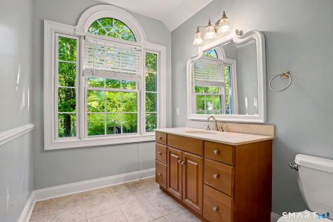 15 Maplecrest Drive Danbury CT 06811