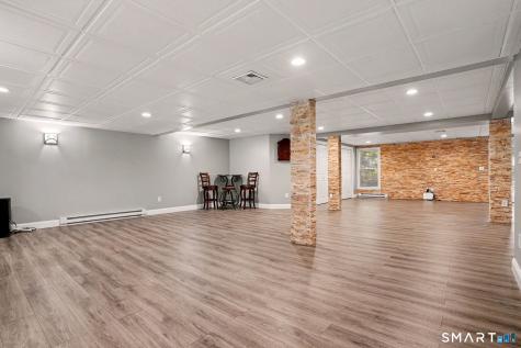 15 Maplecrest Drive Danbury CT 06811
