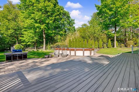 15 Maplecrest Drive Danbury CT 06811